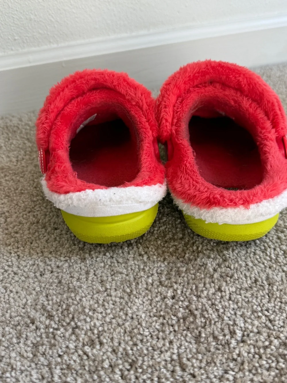 Crocs The Grinch Fuzzy Lined Clogs Kids 1J Unisex Christmas Slippers
